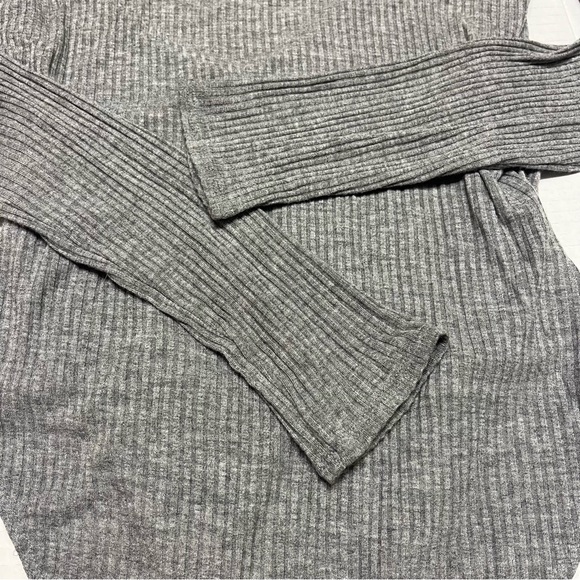 CAPE JUBY Women’s Medium Gray V-neck Crossover Wrap Ribbed Long Sleeve BodySuit - Picture 12 of 12